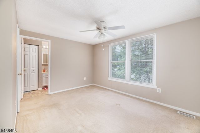 2 Liberty Ln, Franklin Boro, NJ 07416