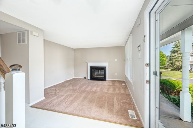 2 Liberty Ln, Franklin Boro, NJ 07416