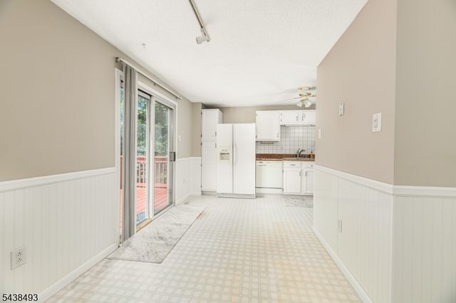 2 Liberty Ln, Franklin Boro, NJ 07416