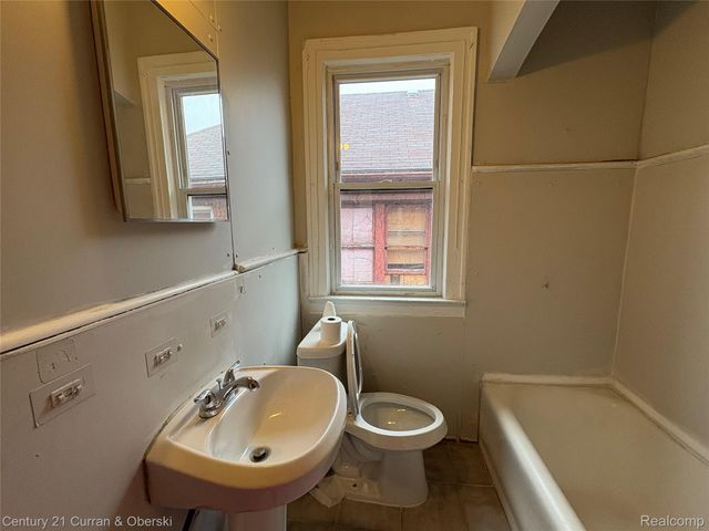 3014 Sturtevant Street, Detroit, MI 48206