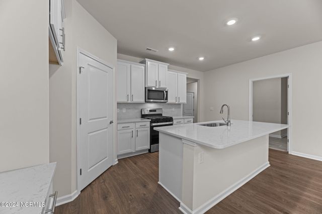 6008 Bayberry Park Drive, New Bern, NC 28562