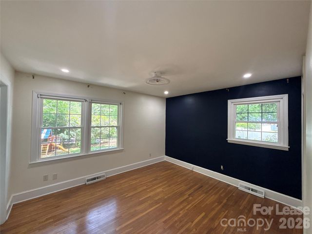 3927 Sharon View Road, Charlotte, NC 28226