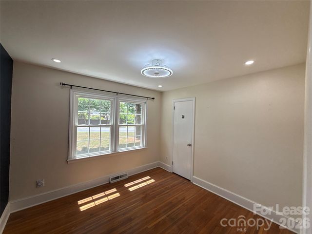 3927 Sharon View Road, Charlotte, NC 28226