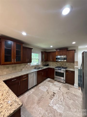 3927 Sharon View Road, Charlotte, NC 28226