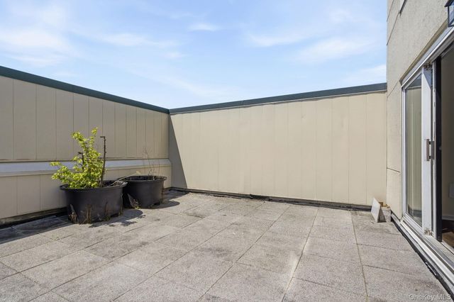 1 Landmark Square 607, Port Chester, NY 10573