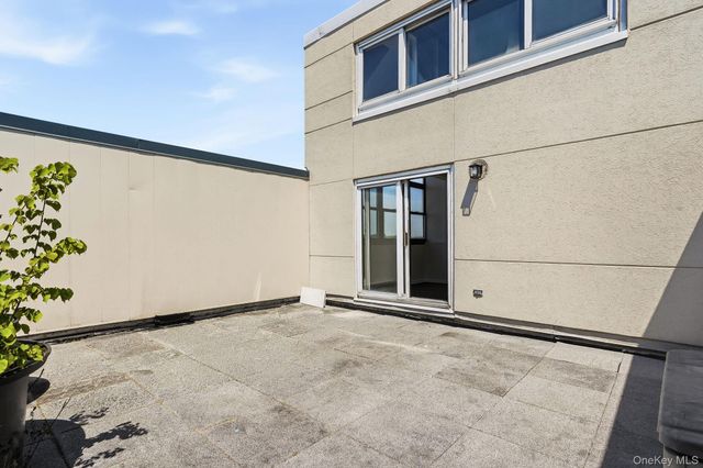 1 Landmark Square 607, Port Chester, NY 10573