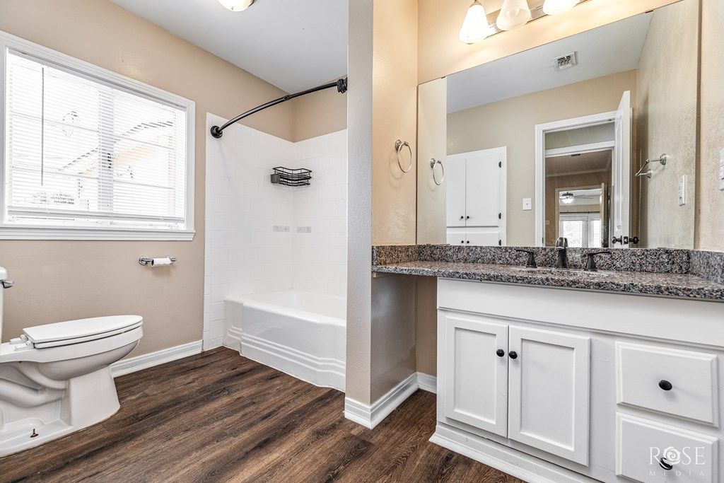 Image 10 of property listing at 2105 Coleman St, San Angelo, TX 76901