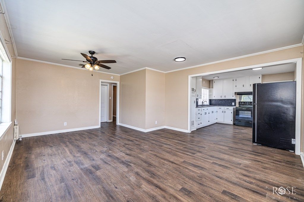 Image 5 of property listing at 2105 Coleman St, San Angelo, TX 76901