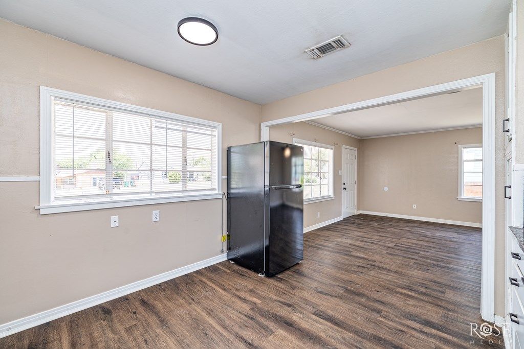 Image 9 of property listing at 2105 Coleman St, San Angelo, TX 76901