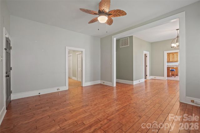 826 Davie Avenue, Statesville, NC 28677