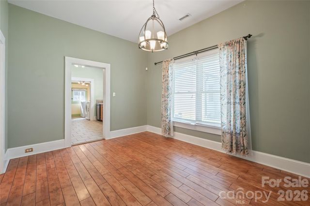 826 Davie Avenue, Statesville, NC 28677