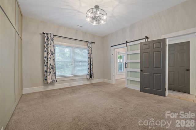 826 Davie Avenue, Statesville, NC 28677