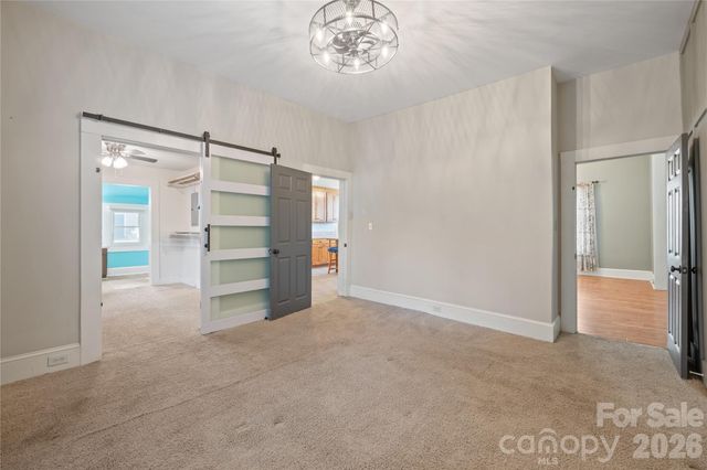 826 Davie Avenue, Statesville, NC 28677