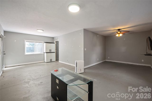 826 Davie Avenue, Statesville, NC 28677
