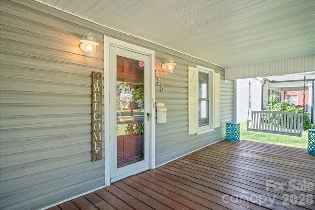 826 Davie Avenue, Statesville, NC 28677