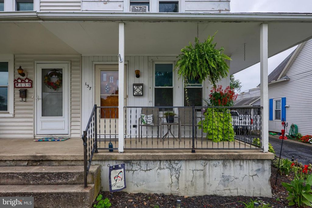 137 MARTIN AVE, Ephrata, PA 17522