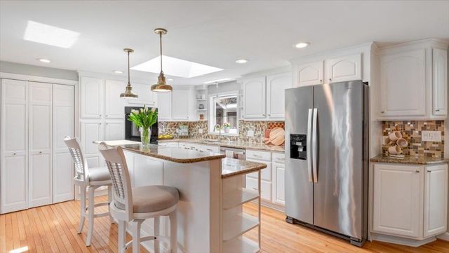 4 Wallace Drive, Merrimack, NH 03054