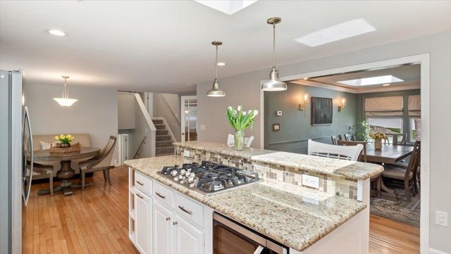 4 Wallace Drive, Merrimack, NH 03054