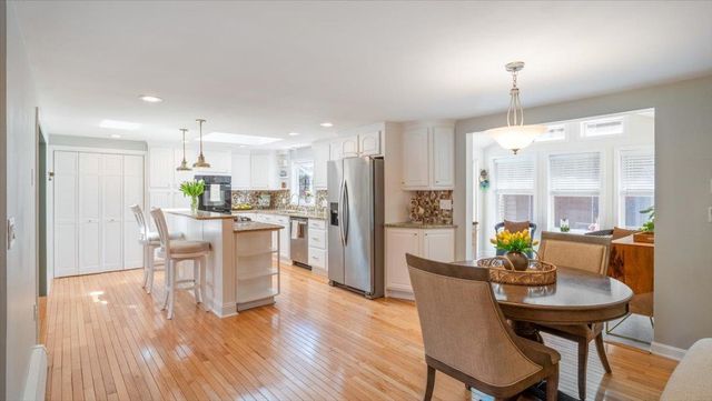 4 Wallace Drive, Merrimack, NH 03054