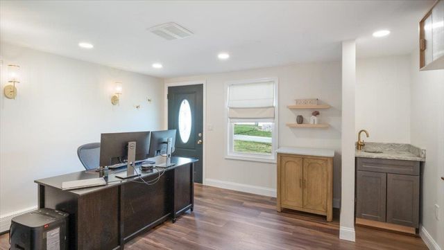 4 Wallace Drive, Merrimack, NH 03054