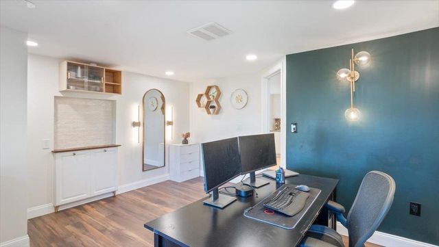 4 Wallace Drive, Merrimack, NH 03054