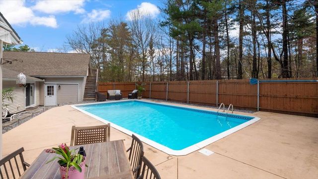 4 Wallace Drive, Merrimack, NH 03054