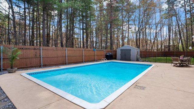 4 Wallace Drive, Merrimack, NH 03054