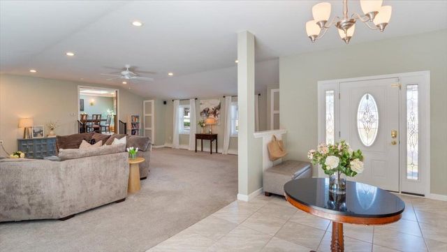 4 Wallace Drive, Merrimack, NH 03054