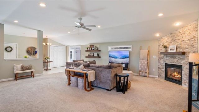 4 Wallace Drive, Merrimack, NH 03054