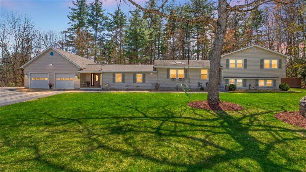 4 Wallace Drive, Merrimack, NH 03054