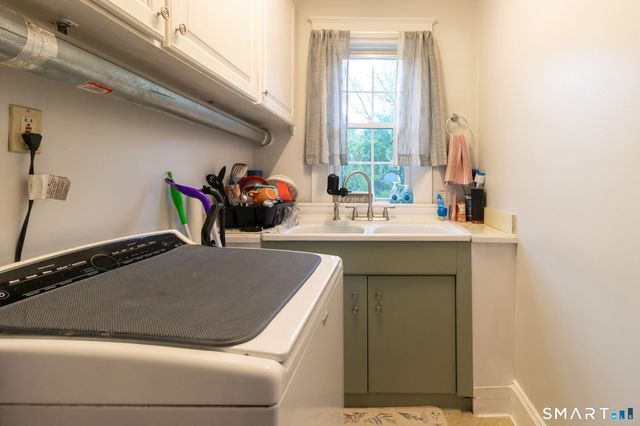 76 Gridley Street 2nd floor, Bristol, CT 06010