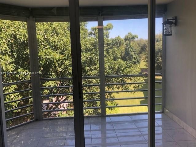 1201 NE 191st St G411, Miami, FL 33179