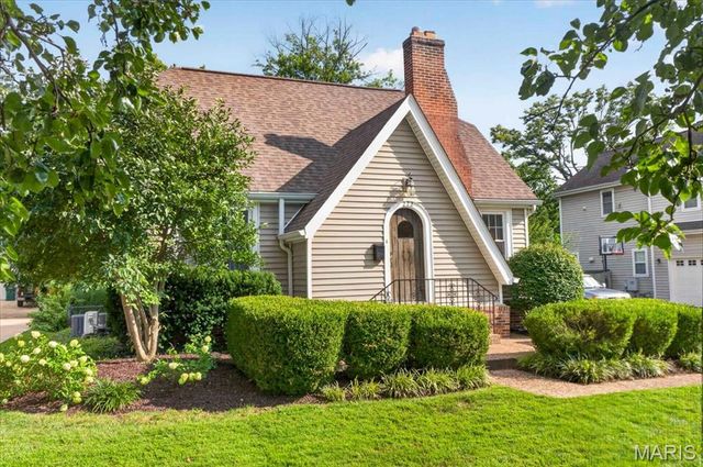 222 Central Avenue, Webster Groves, MO 63119