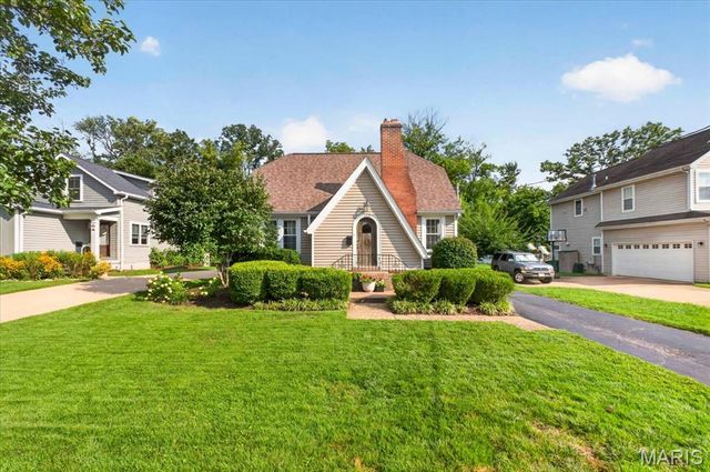 222 Central Avenue, Webster Groves, MO 63119