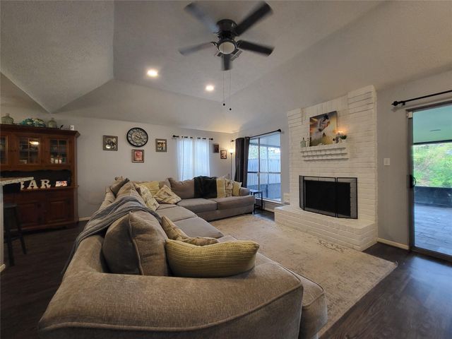 9406 Walnut Glen Drive, Houston, TX 77064