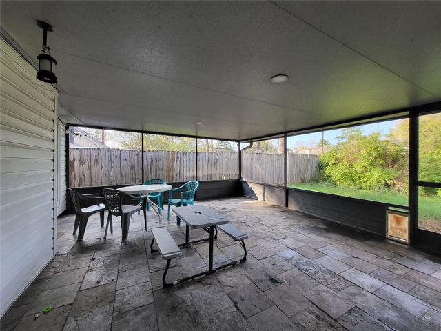 9406 Walnut Glen Drive, Houston, TX 77064