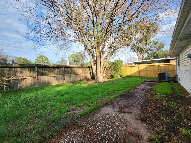 9406 Walnut Glen Drive, Houston, TX 77064