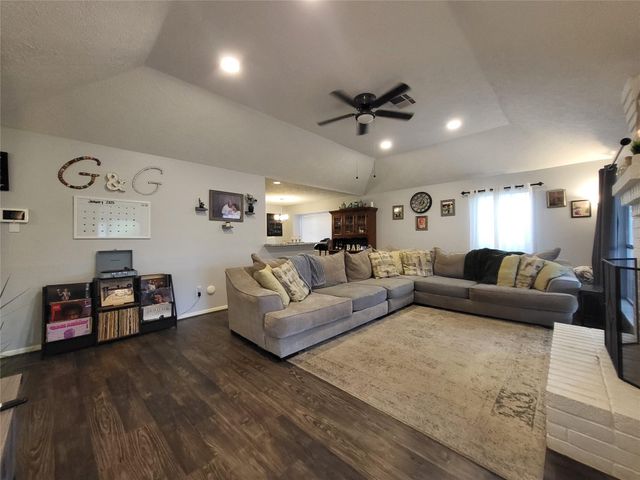 9406 Walnut Glen Drive, Houston, TX 77064