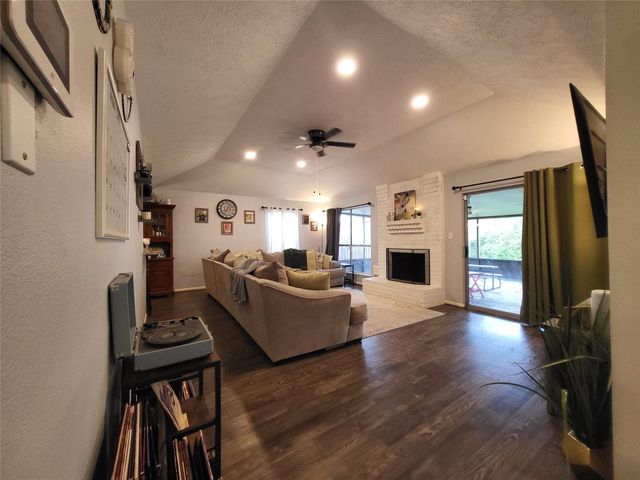9406 Walnut Glen Drive, Houston, TX 77064