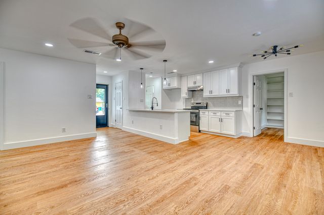 1225 Venus Street, Cedar Hill, TX 75104