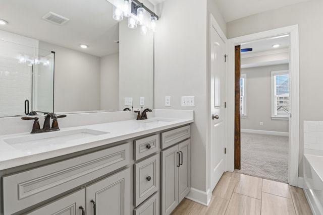 2221 Belle Creek Way, Nashville, TN 37221