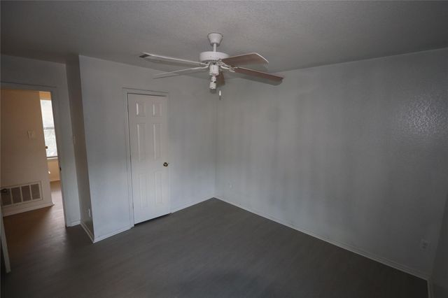 5320 Mathra DR, Del Valle, TX 78617