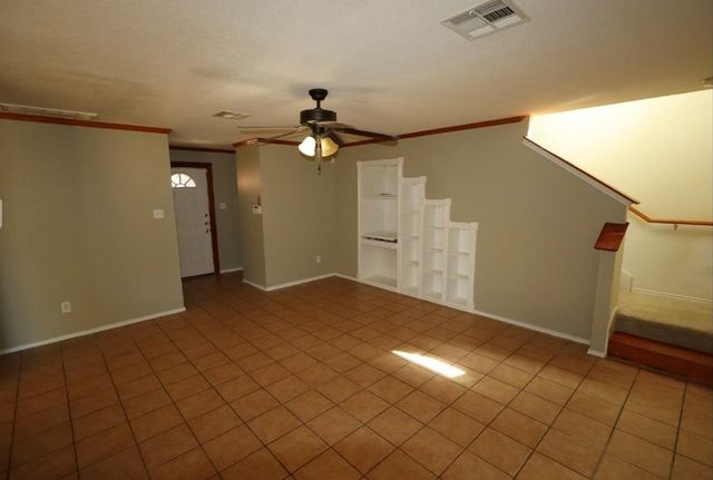 5320 Mathra DR, Del Valle, TX 78617
