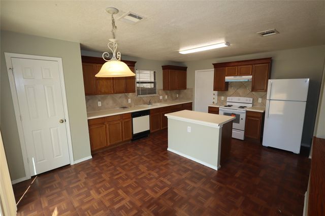 5320 Mathra DR, Del Valle, TX 78617