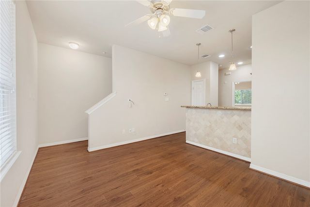 1198 Jones Butler Road 2204, College Station, TX 77840