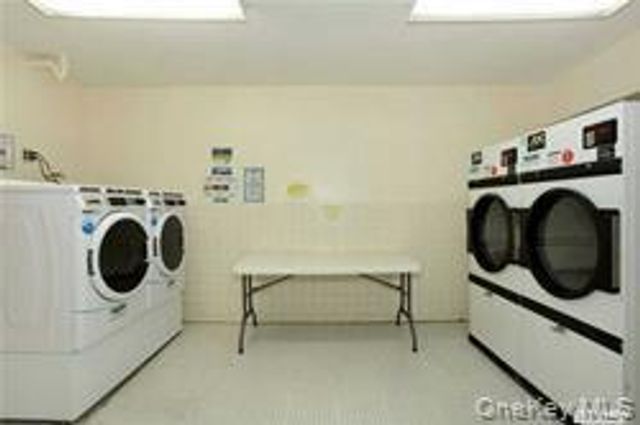 360 Central Avenue 329, Lawrence, NY 11559