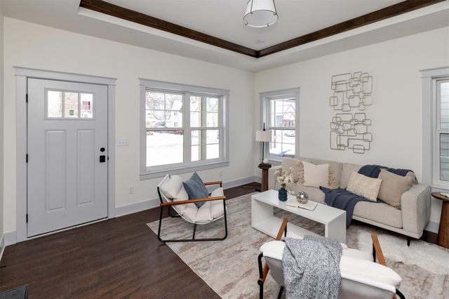 417 E Granger Avenue, Des Moines, IA 50315