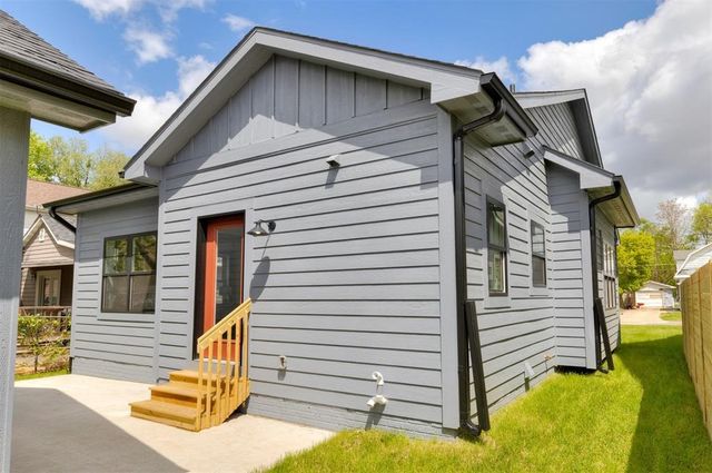 417 E Granger Avenue, Des Moines, IA 50315