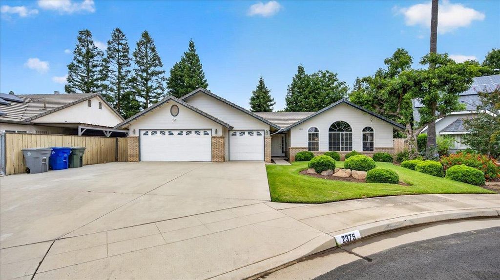 Image 1 of property listing at 2375 Fallbrook Avenue, Clovis, CA 93611