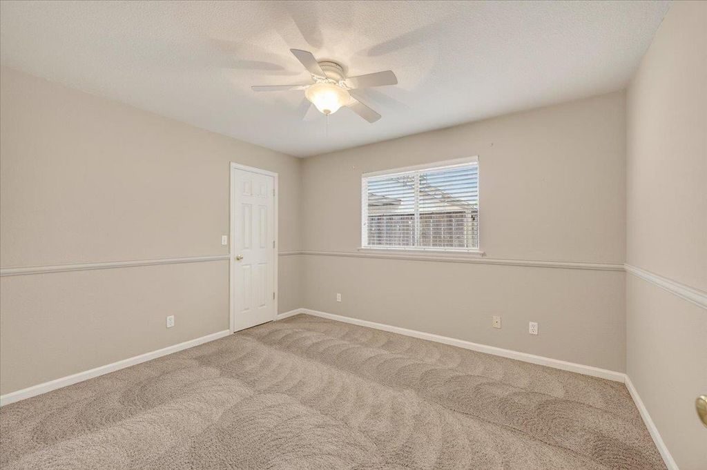 Image 14 of property listing at 2375 Fallbrook Avenue, Clovis, CA 93611